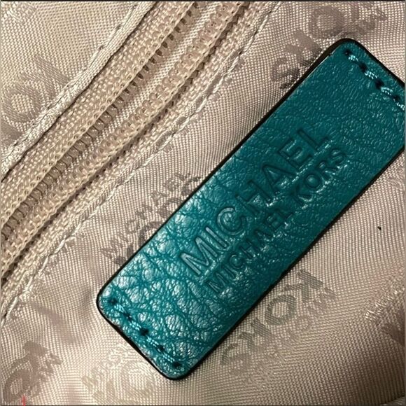 MICHAEL KORS CROSSBODY BAG TEAL/TURQUOISE AND GOLD HARDWARE - Picture 7 of 7